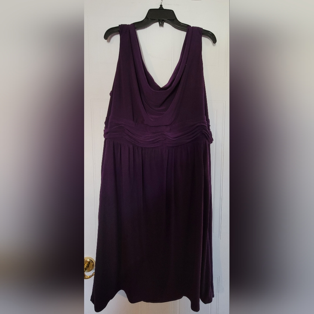 Dress - Picture 2 of 3